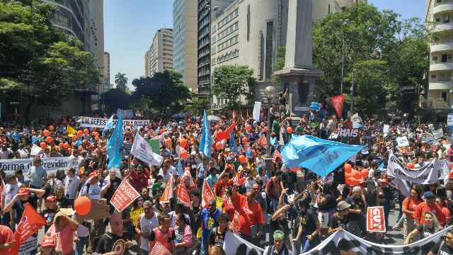 Trabalhadores nas ruas é o único caminho para assegurar direitos